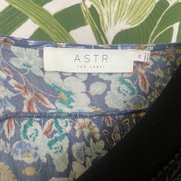 ASTR THE LABEL Floral Wrap Dress - Picture 5 of 5